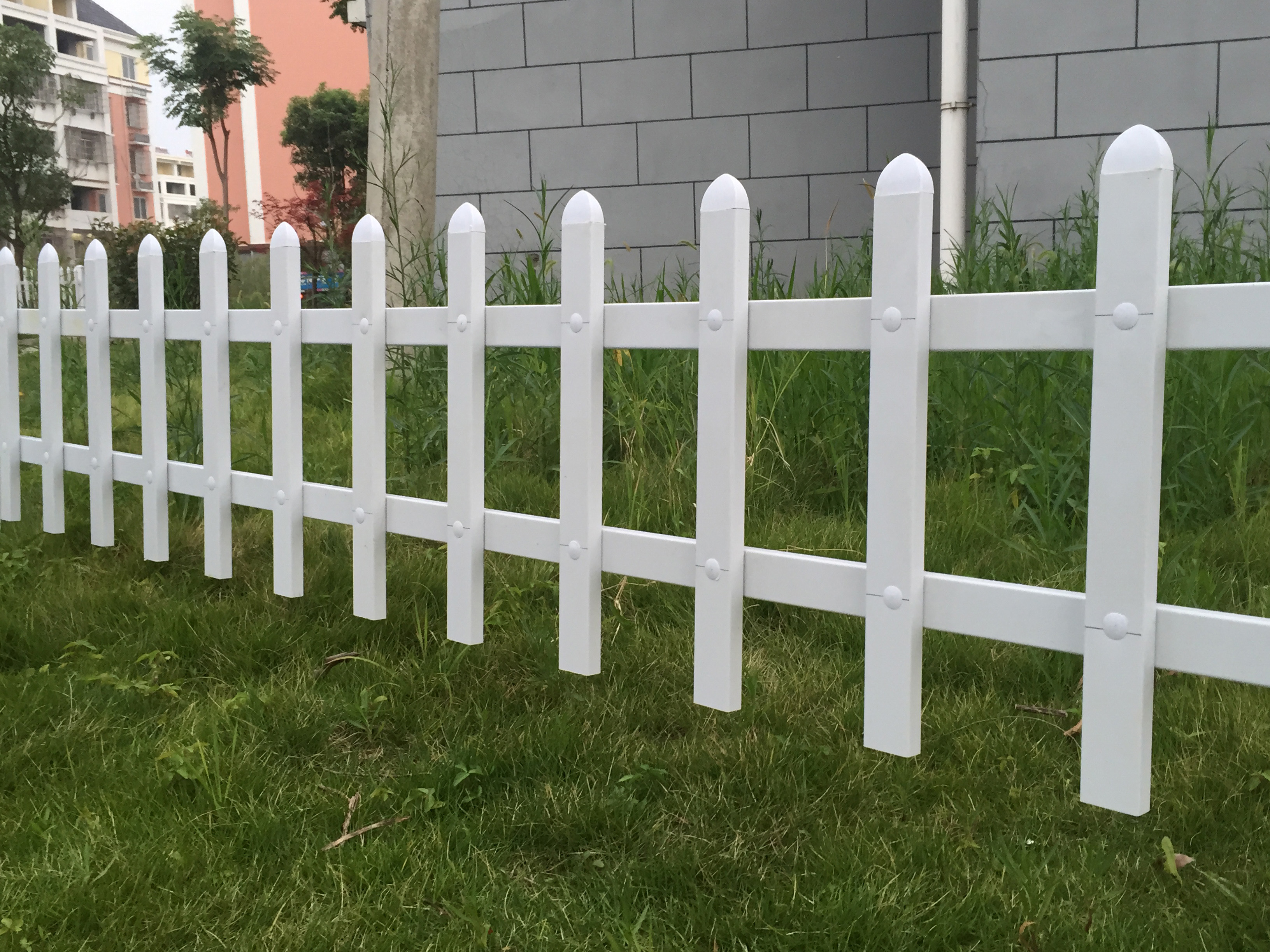 PVC 草坪護欄